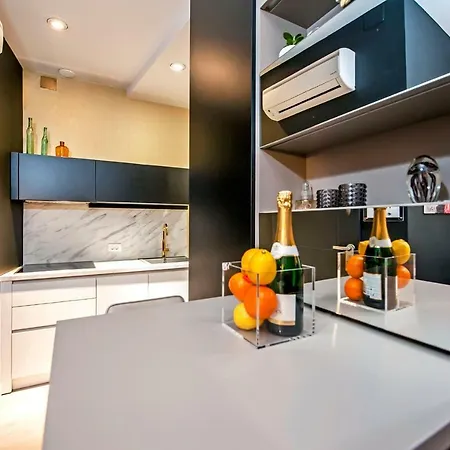 Deluxe G 12 Ровинь