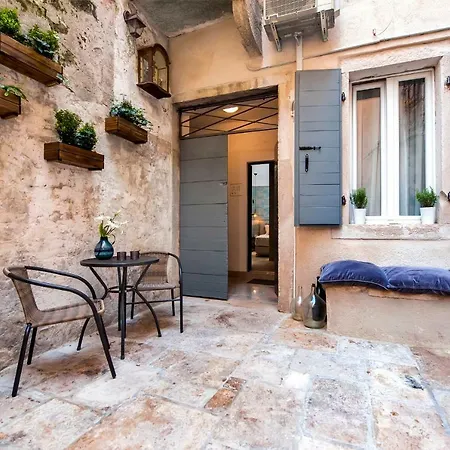 Apartment Deluxe G 12 Rovinj